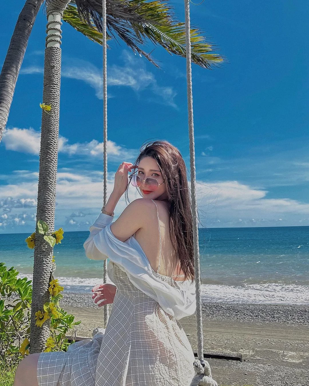  长腿美人「蔡译心」白嫩美腿和深沟 好诱惑 第7张