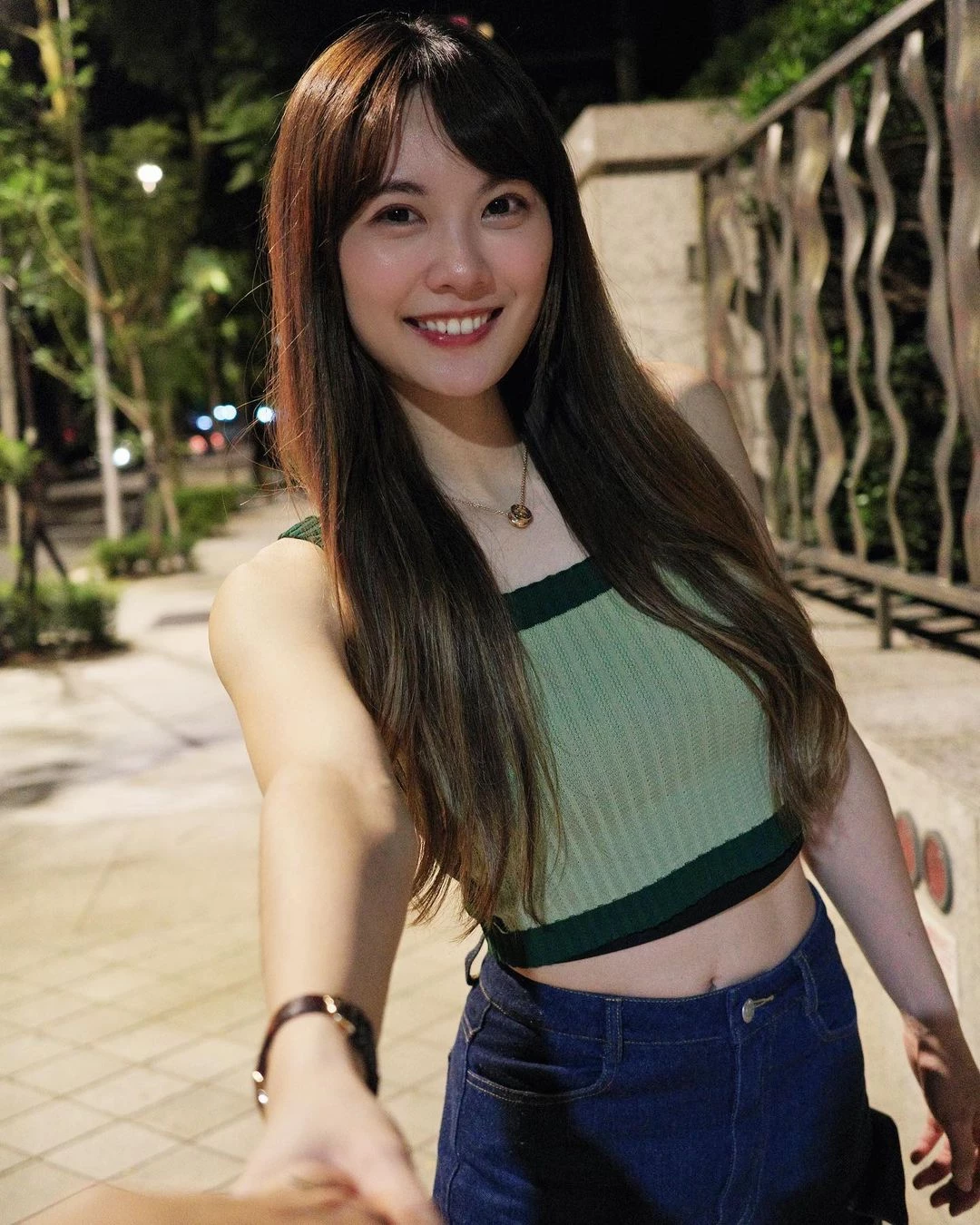  白皙正妹「小葵XiaoKui」高颜值迷死人 既甜美又性感