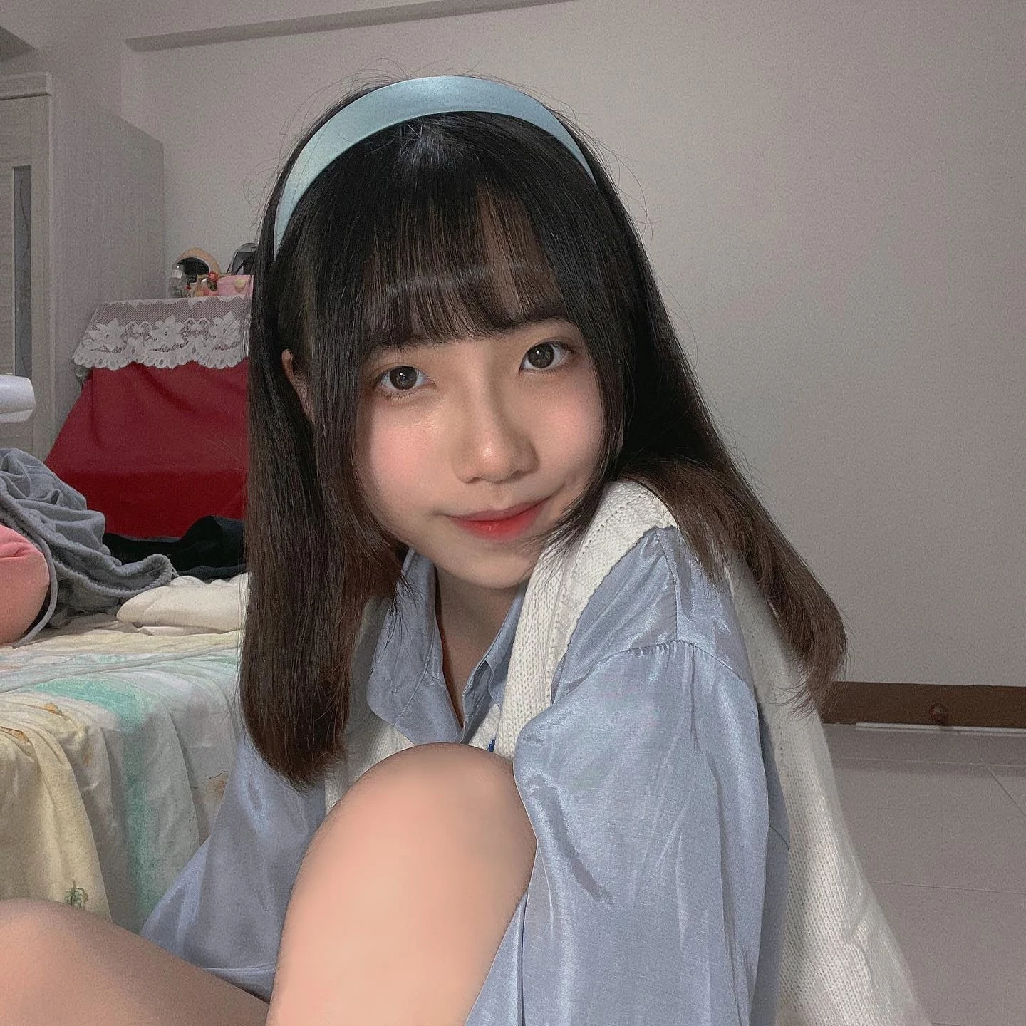  空灵正妹「柯睿YEEEEE」迷人微笑魅力无法挡！美腿好性感
